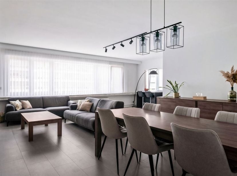 Appartement de 3 chambres prêt à emménager à Merksem !<br />
Vous recherchez un appartement spacieux et moderne dans un quartier calme et verdoyant de