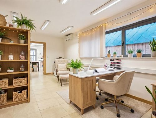                                         Handelsgelijkvloers te koop in Beerse, € 185.000
