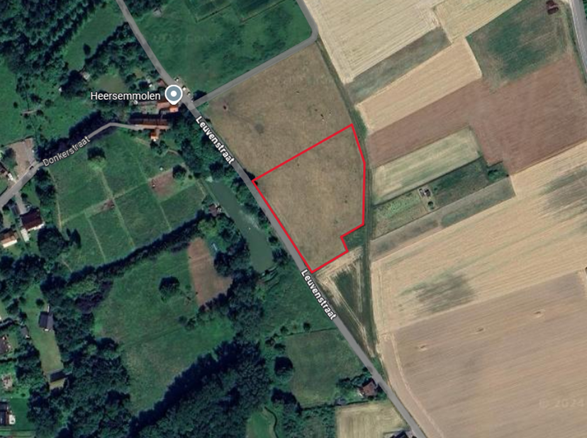 HERENT : Terrain agricole très bien situé de 91a95ca, actuellement loué par un agriculteur. N'hésitez pas à demander plus d'informations !