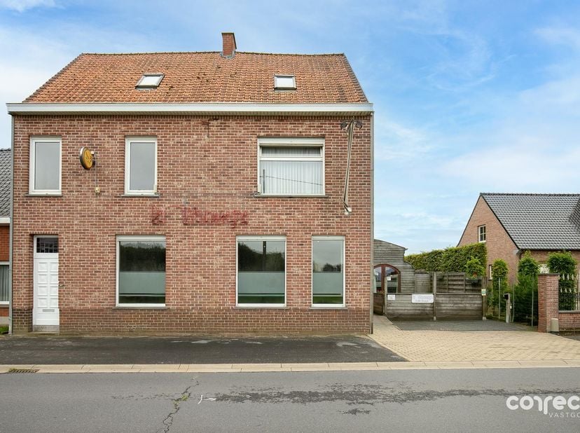 Bedrijfsvastgoed te koop in Ieperstraat 166,
                    8840 Staden