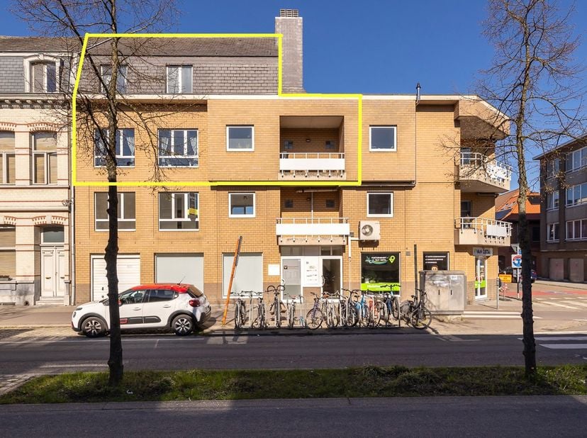Nous avons vécu dans ce petit immeuble avec un immense plaisir. Les faibles charges et l'agréable ambiance avec les voisins ont toujours été un atout