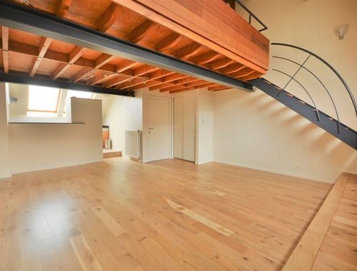                                         Duplex te huur in Brussel, € 955
