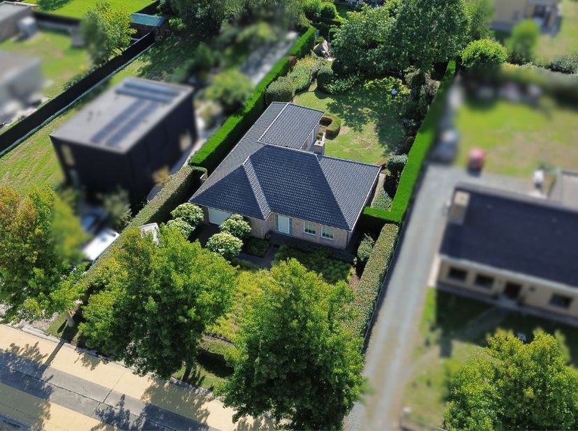 Huis te huur in Dorpsstraat 104,
                    9080 Lochristi
