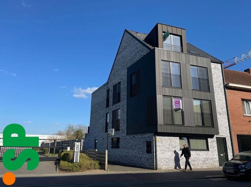 Modern dakappartement gelegen in residentie "BOUQUET".<br />
Ideale ligging in het centrum van Geel vlakbij het station, openbaar vervoer, horeca, win