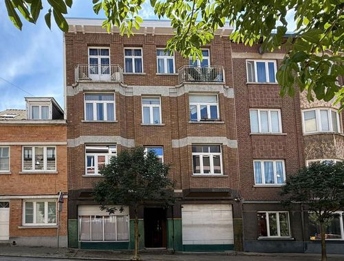                                         Appartement à louer à Uccle, € 1.040
