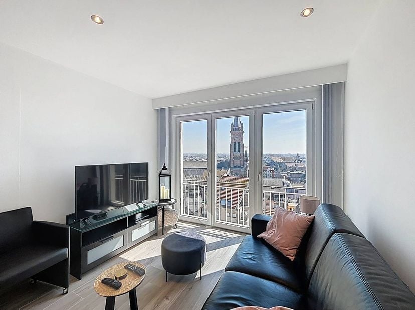 Vous recherchez un appartement prêt à emménager qui offre un confort et une vue imprenable ?<br />
Découvrez cet appartement d'une chambre entièrement