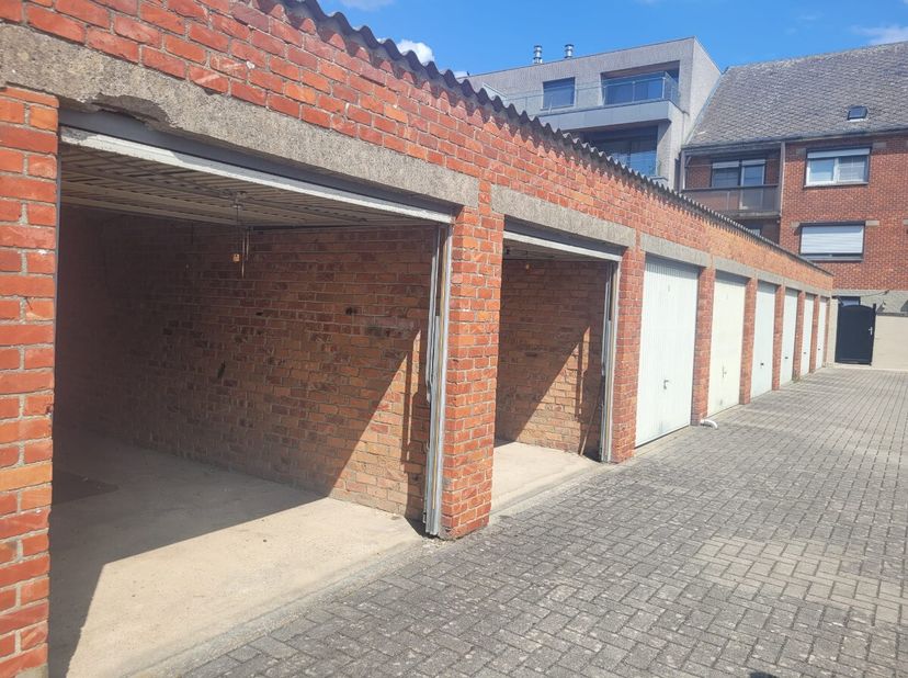 Garage à vendre
                    à 3600 Genk