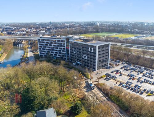                                         Bureaux à louer à Gent, € 8.438
