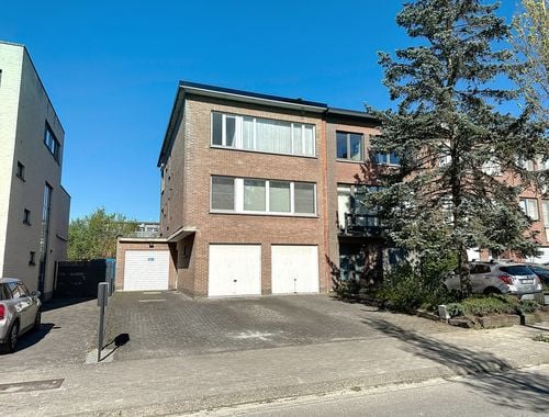                                         Appartement te koop in Aartselaar, € 235.000
