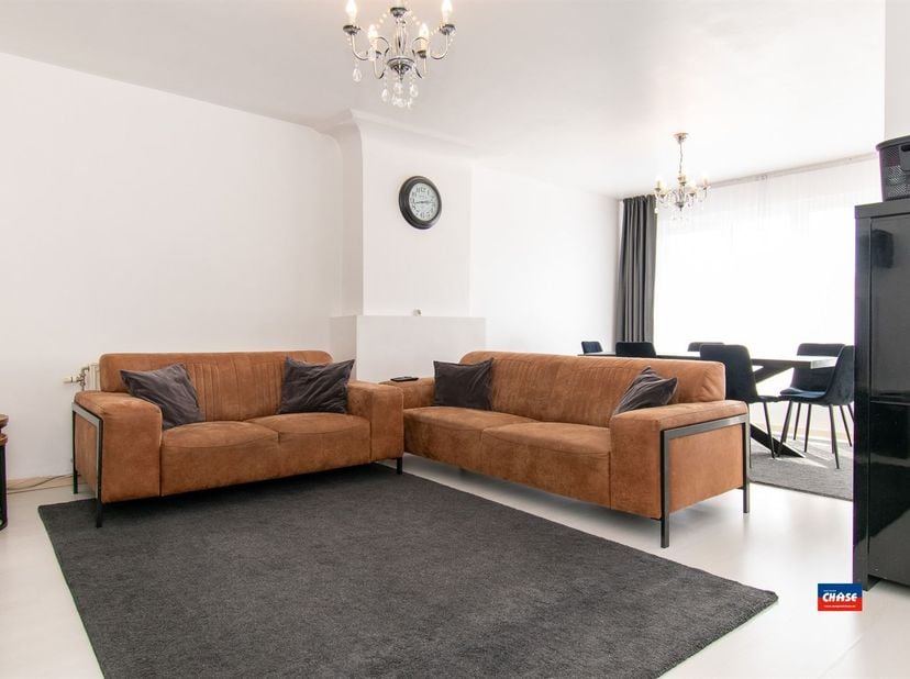 VERKOCHT ONDER VOORWAARDEN ! DEURNE | INSTAPKLAAR APPARTEMENT MET TWEE SLAAPKAMERS EN BALKON GELEGEN OP DE EERSTE VERDIEPING VAN KLEIN VERZORGD GEBOUW