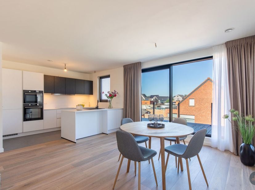 Voor meer informatie contacteer ons op 016 199 348 of via stephanie.mottie@homixx.be<br />
Dit éénslaapkamerappartement bevindt zich op een steenworp
