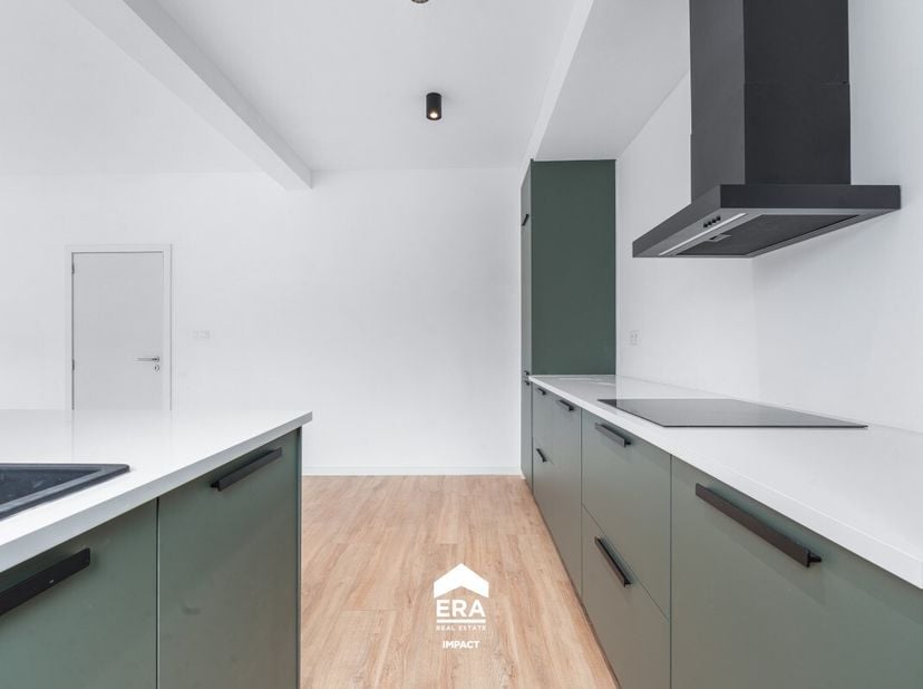 Deze moderne, instapklare, gelijkvloerse gezinswoning in Grote-Brogel combineert rustig wonen met een uitstekende bereikbaarheid. Dankzij de ligging n