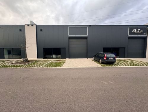                                        Bedrijfsgebouw te huur in Genk, € 2.322

