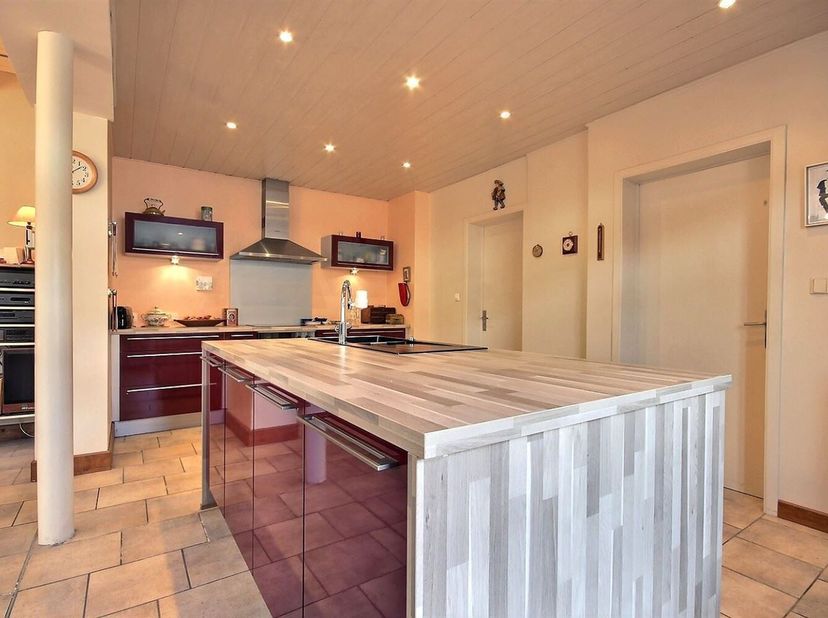 Maison rénovée 2 chambres avec garage