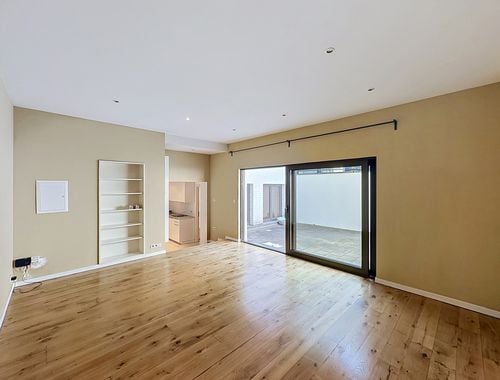                                        Gelijkvloers app. te huur in Schaarbeek, € 1.500
