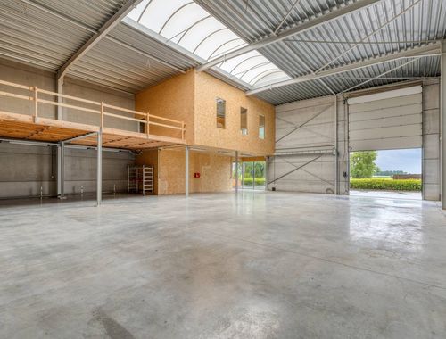                                         Entrepôt à louer à Zevekote, € 1.750
