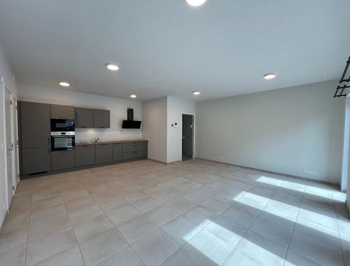                                         Gelijkvloers app. te huur in Tournai, € 975
