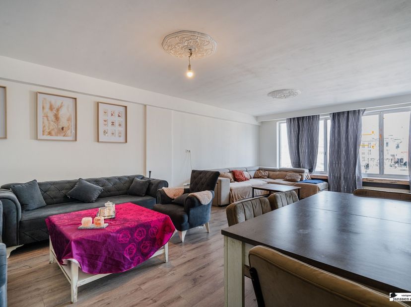 Te renoveren ruim 2-slaapkamerappartement met zonnig terras op toplocatie in Borgerhout!<br />
<br />
Bent u op zoek naar een appartement dat u voll