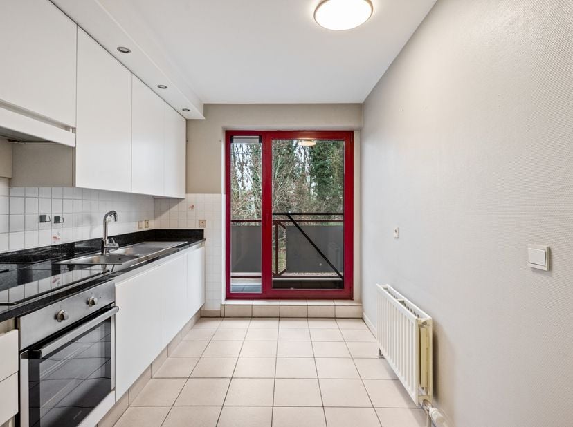 Instapklaar appartement met zuidgericht terras<br />
<br />
Op het eerste verdiep van een rustig gelegen kleine residentie bevindt zich dit instapklar