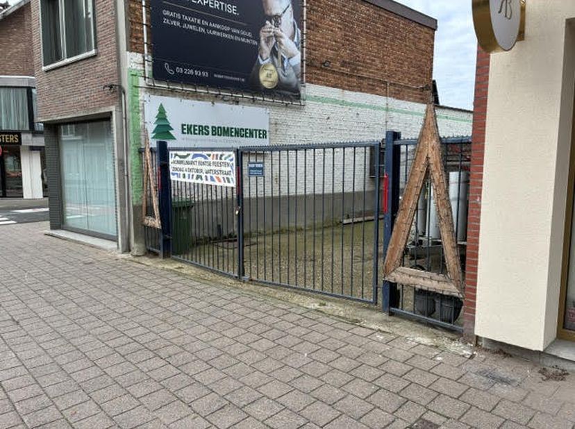 Grond te koop in Steenstraat 31,
                    2180 Ekeren