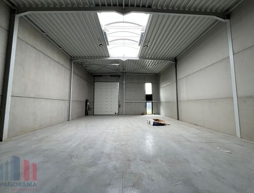                                         Bâtiment d’entreprise à louer à Welle, € 1.600
