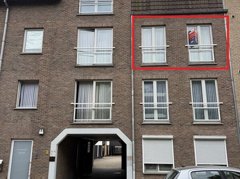 Ruim 2-slaapkamerappartement met terras op toplocatie in hartje Sint-Truiden<br />
Op een rustige ligging in het centrum van Sint-Truiden bevindt zich