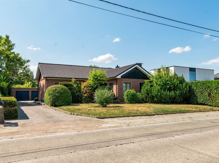Verzorgde laagbouwvilla te Putte - Beerzel, gelegen in een landelijke omgeving.<br />
<br />
Deze aangename woning werd steeds met de grootste zorg
