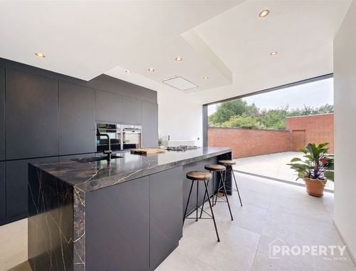                                         Eengezinswoning te koop in Kortrijk, € 495.000
