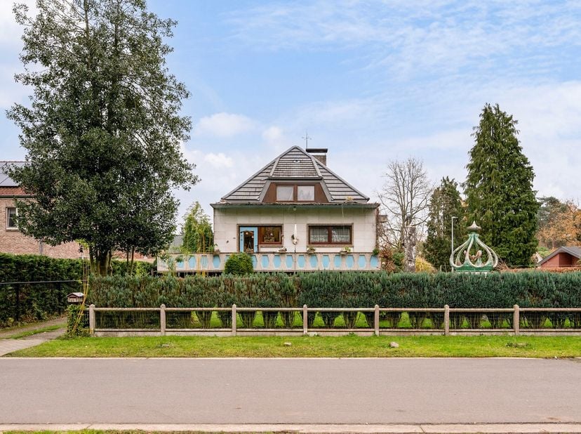 Huis te koop in Leopolddreef 49,
                    2900 Schoten
