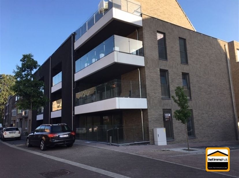 Garage à vendre
                    à 3590 Diepenbeek