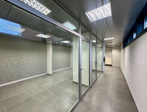                                         Bien commercial à vendre à Harelbeke, € 175.000
