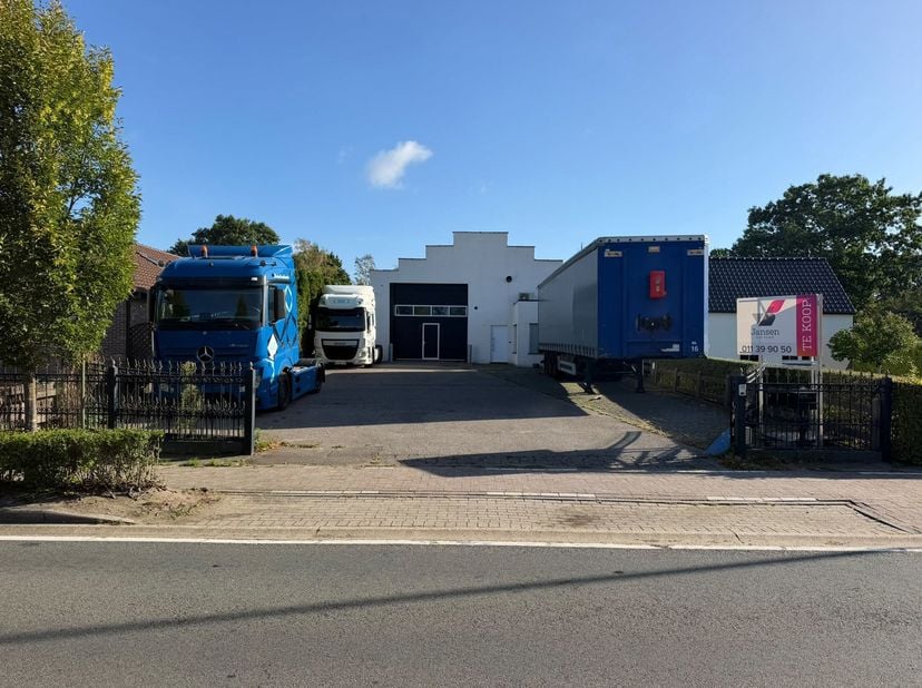 Bedrijfsvastgoed te koop in Moleneindeweg 17,
                    3520 Zonhoven