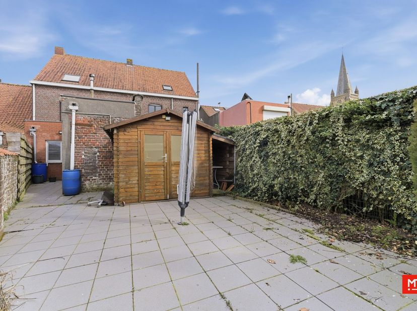 Adres: Bikschotestraat 110 - 8920 Bikschote<br />
<br />
Op slechts 10 minuten van het centrum van Ieper en in de nabijheid van Langemark bevindt zich