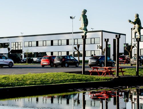                                         Kantoor te huur in Moeskroen, € 17.900
