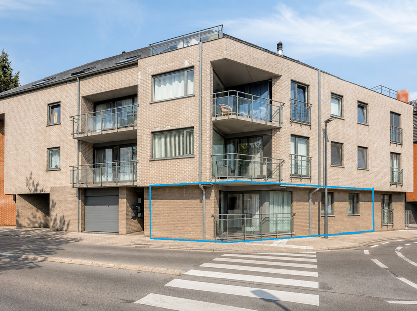 Découvrez cet appartement de plain-pied prêt à emménager, construit en 2012, bénéficiant d'un emplacement exceptionnel, à quelques pas de la gare, des