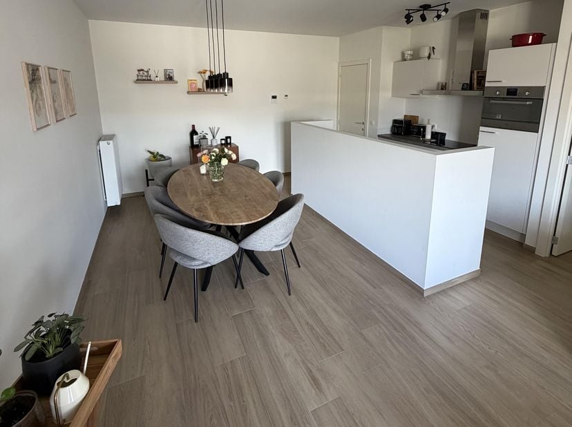 Wij verkopen ons geliefde appartement! ❤️<br />
<br />
Na enkele mooie jaren is het voor ons tijd voor een nieuw hoofdstuk. Daarom zoeken we nieuwe ei