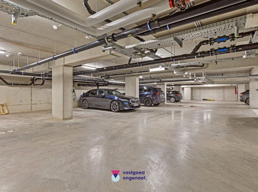 Ondergrondse parkeerplaats te koop in De Nieuwe Dokken, Gent<br />
Bent u op zoek naar een veilige parkeeroplossing of een interessante investering in