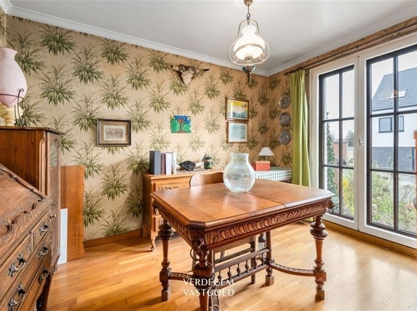 Wonen in stijl en ruimte<br />
Deze woning straalt karakter en aanwezigheid uit vanaf het eerste moment. <br />
De gevel heeft een statige uitstraling