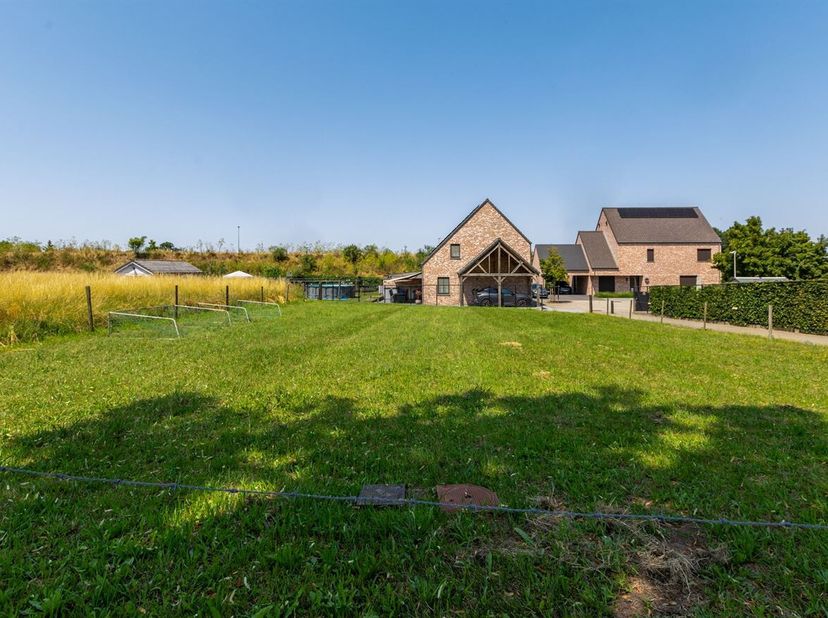Terrain à bâtir pour une construction semi-ouverte dans le lotissement Meeuwerkiezel à Bree<br />
Vous recherchez un terrain à bâtir dans un endroit c