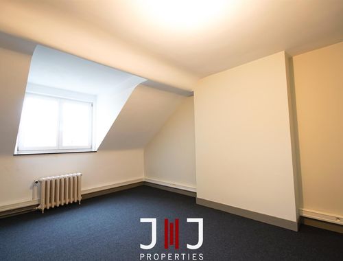                                        Bureaux à louer à Woluwe-Saint-Pierre, € 400
