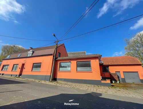                                         Immeuble d'appartements à vendre à Lamain, € 450.000
