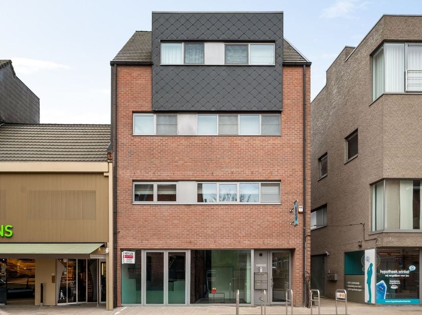 Espace commercial de 168m² centre Geel.<br />
<br />
Un espace commercial à deux pas du marché, jouissant d'une excellente visibilité et accessibili