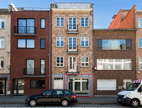                                         Handelsgelijkvloers te koop in Brasschaat, € 265.000
