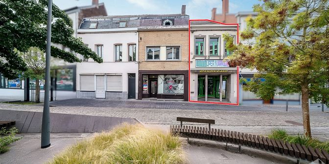 Bien professionnel à vendre à Grand Place 23, 7600 Péruwelz