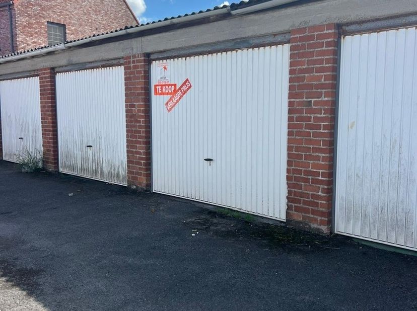 Garage te koop in Ontmijnersstraat 82,
                    8370 Blankenberge