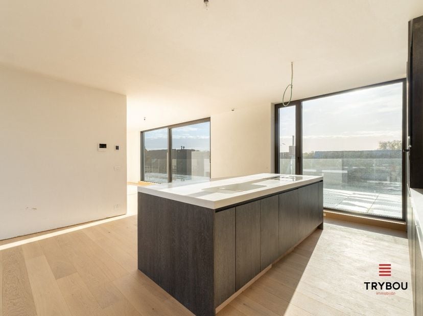 Ontdek deze laatste beschikbare penthouse in de Kerkstraat 10, centraal gelegen in het  Houthulst. Deze exclusieve woonst combineert een hoogwaardige