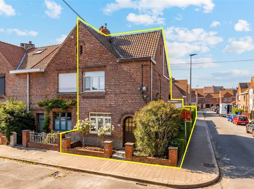 ABSOLUTE TOPPER - Afspraak ENIGE BEZOEKDAG ENKEL TELEFONISCH via Jari Wante op 0470 211 482.<br />
Ontdek deze prachtige woning, zeer gunstig gelegen