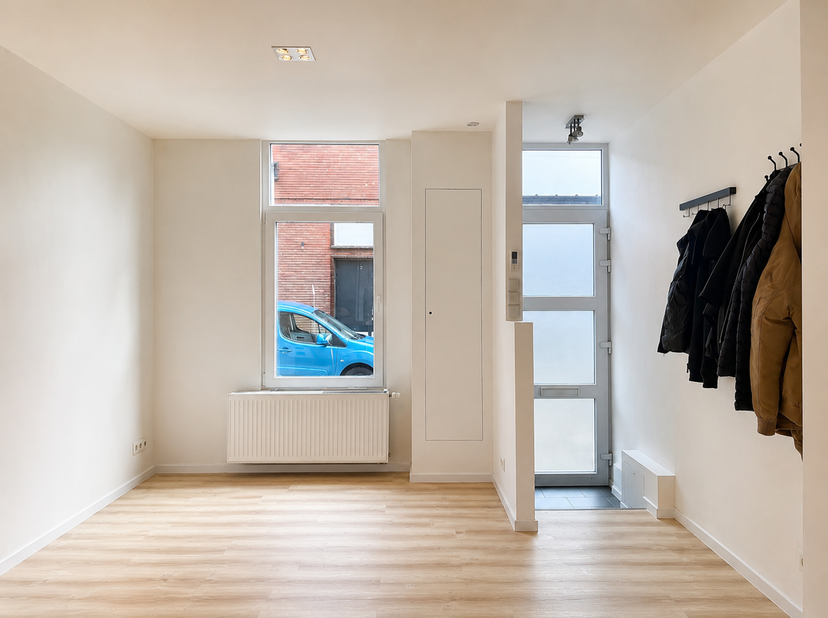 Ben je op zoek naar een instapklare woning op een rustige ligging in Gent? Dan is deze charmante woning in de Klapeksterstraat zeker een bezoek waard.