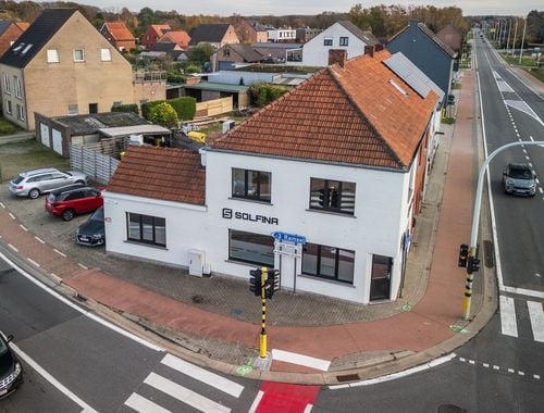                                         Bien commercial à vendre à Begijnendijk, € 359.000

