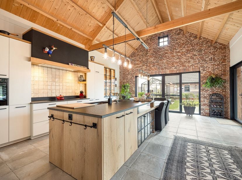 Energieneutrale woning met luxueuze afwerking en unieke ligging aan het kanaal.<br />
<br />
Ontdek deze prachtige energieneutrale woning waar comfort